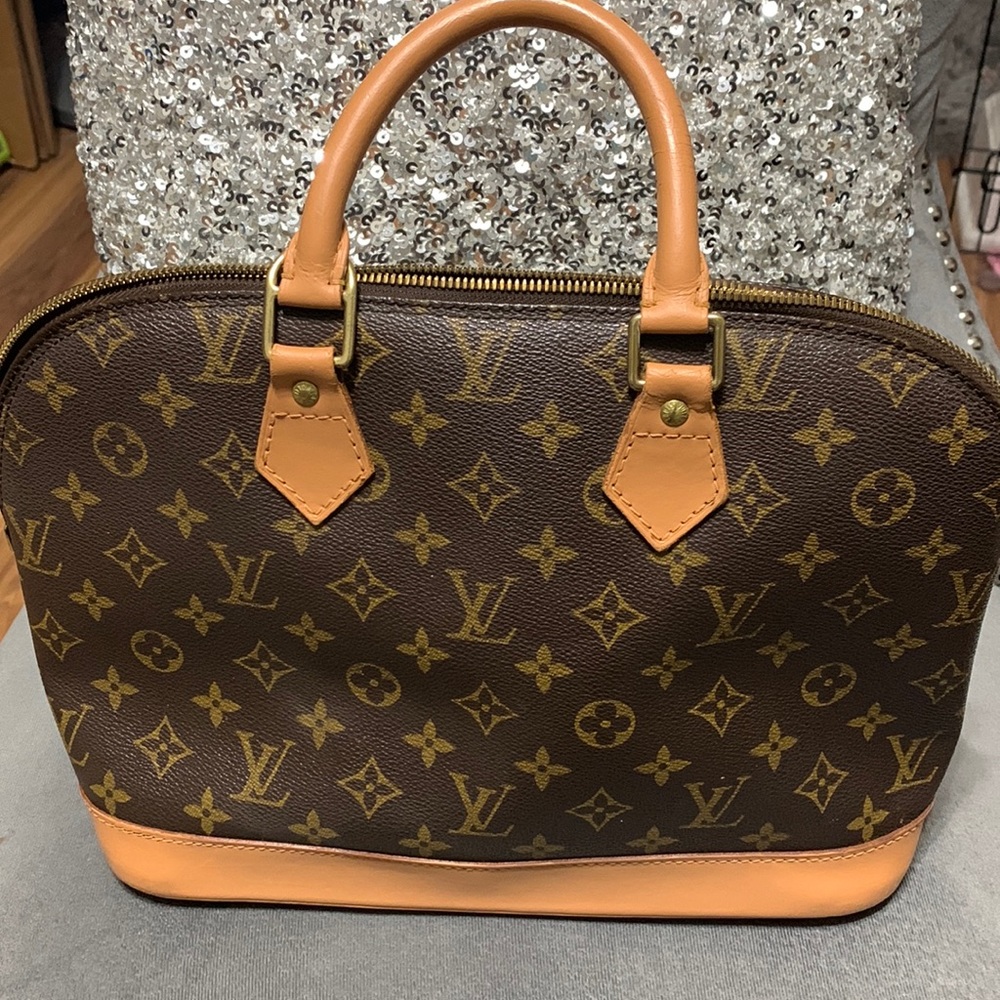 AUTHENTIC Louis Vuitton Alma Monogram